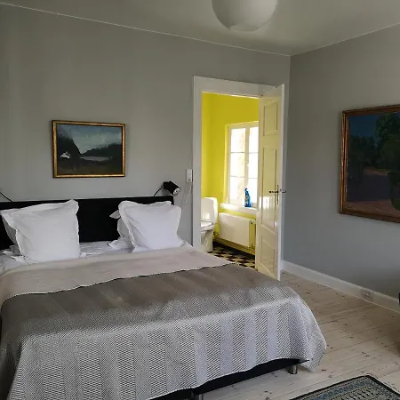 Bed & Breakfast Kjobing Manor 4*